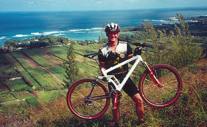 scott_holding_kona.jpg (55401 bytes)